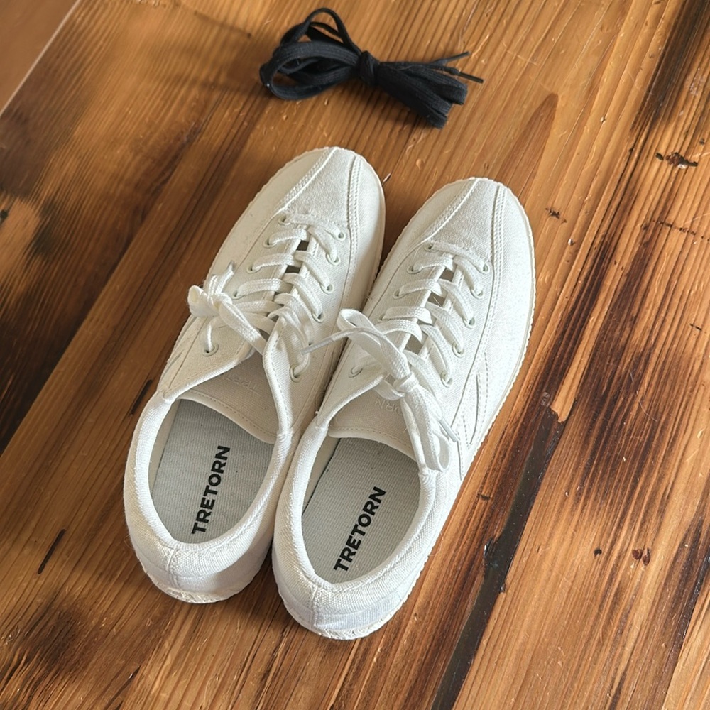 Tretorn Nylite plus canvas sneakers / tennis shoes white sz 9.5 never worn